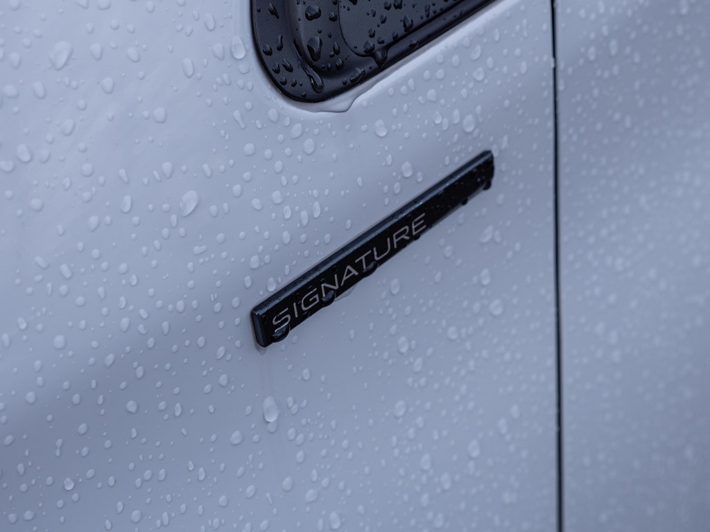 Fahrzeugansicht PEUGEOT 2008 Signature PureTech 130 - Bild 10