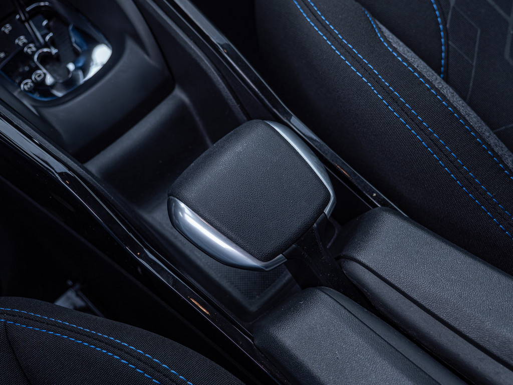 Fahrzeugansicht PEUGEOT 2008 Signature PureTech 130 - Bild 20