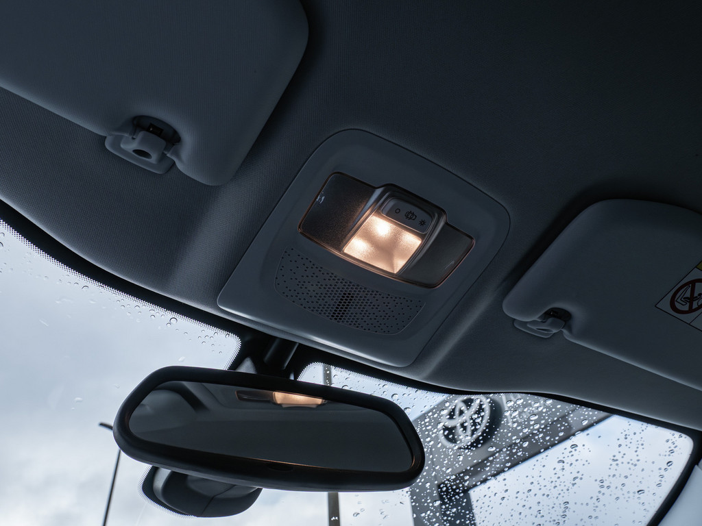 Fahrzeugansicht PEUGEOT 2008 Signature PureTech 130 - Bild 22