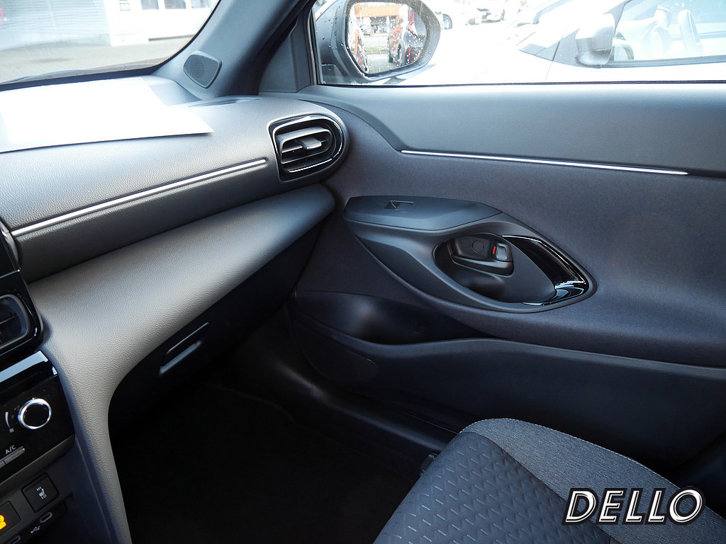 Fahrzeugansicht TOYOTA Yaris Cross 1.5 Hybrid FWD Teamplayer - Bild 21