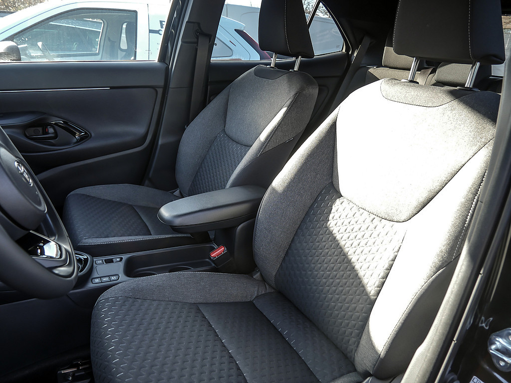 Fahrzeugansicht TOYOTA Yaris Cross Teamplayer - Bild 11