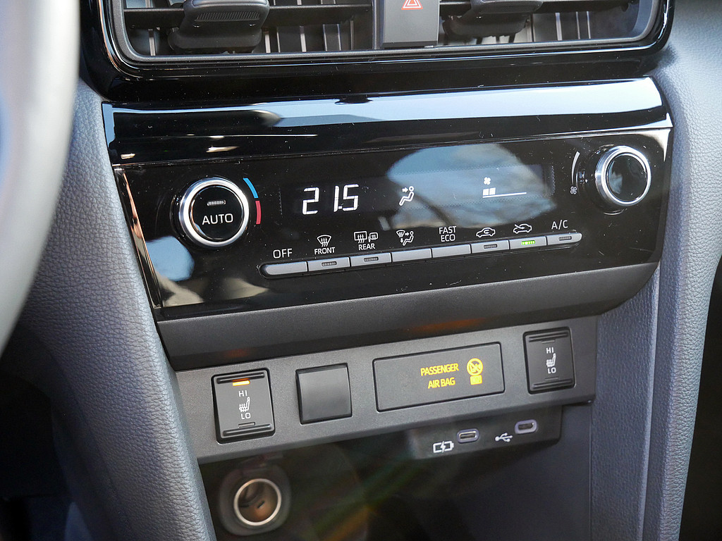Fahrzeugansicht TOYOTA Yaris Cross Teamplayer - Bild 14