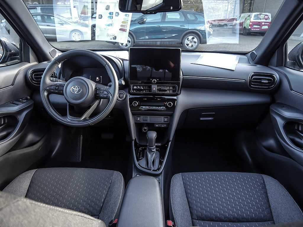 Fahrzeugansicht TOYOTA Yaris Cross Teamplayer - Bild 41