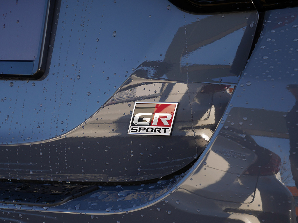 Fahrzeugansicht TOYOTA Yaris Hybrid 1.5 VVT-i GR Sport - Bild 7