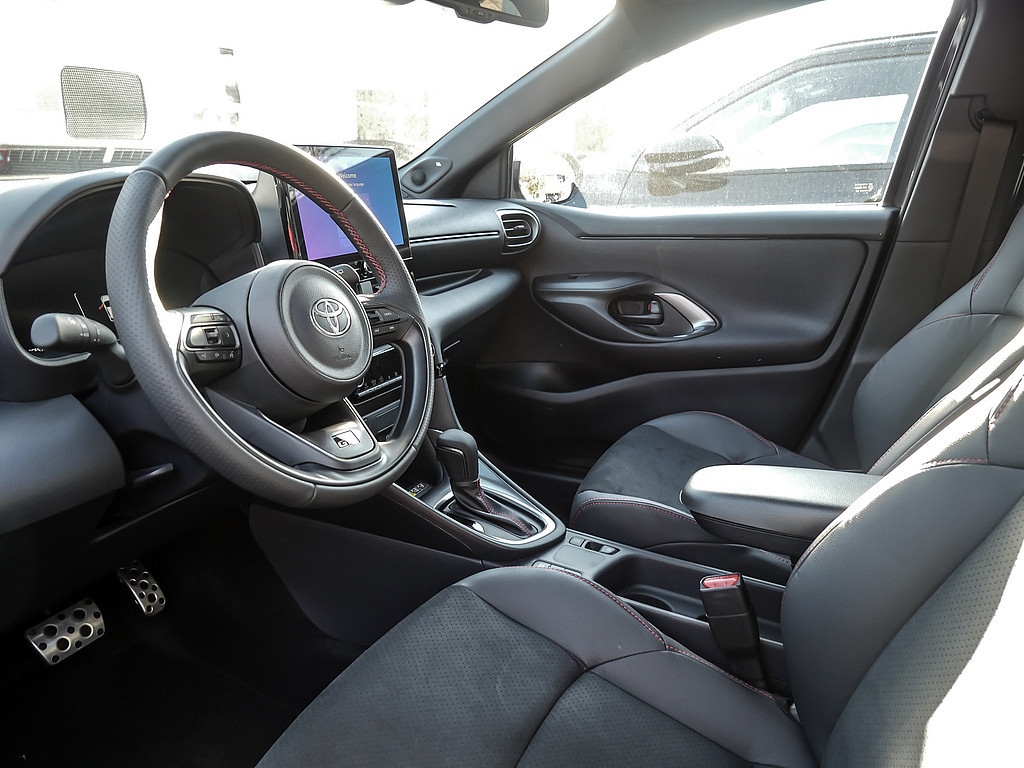 Fahrzeugansicht TOYOTA Yaris Hybrid 1.5 VVT-i GR Sport - Bild 9