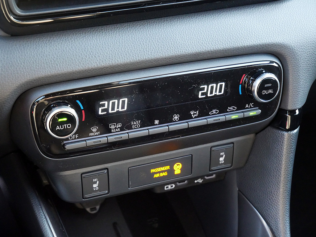 Fahrzeugansicht TOYOTA Yaris Hybrid 1.5 VVT-i GR Sport - Bild 18