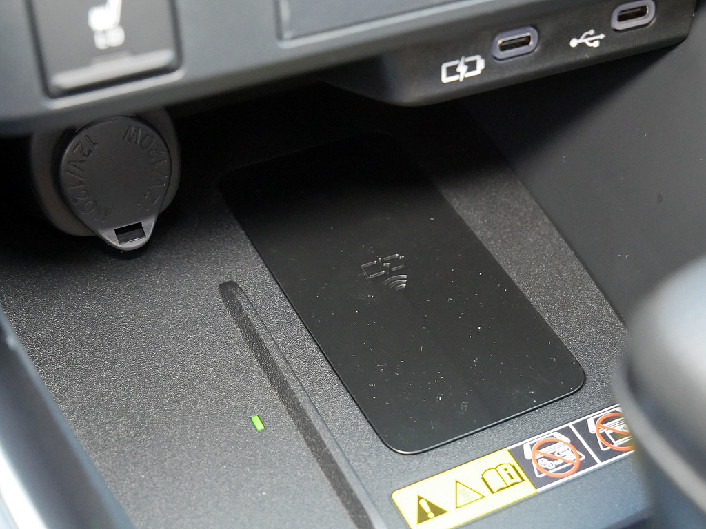 Fahrzeugansicht TOYOTA Yaris Hybrid 1.5 VVT-i GR Sport - Bild 19