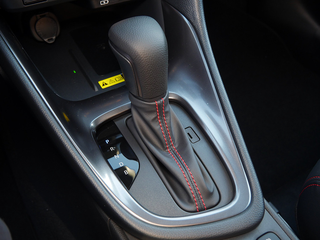 Fahrzeugansicht TOYOTA Yaris Hybrid 1.5 VVT-i GR Sport - Bild 20