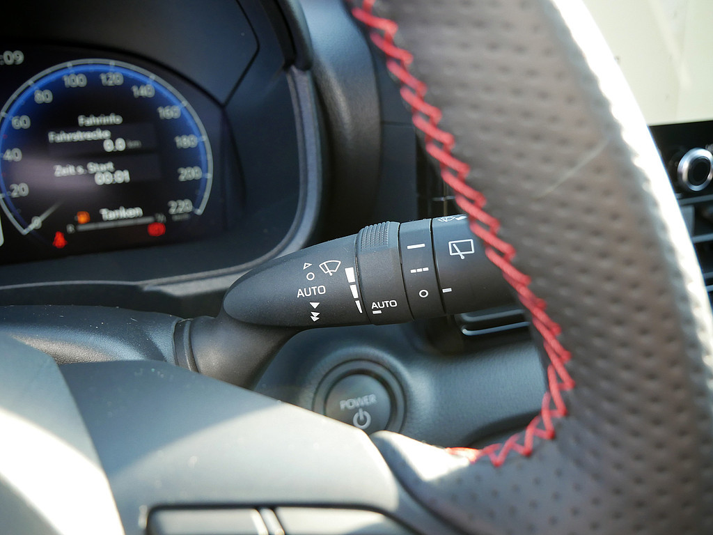 Fahrzeugansicht TOYOTA Yaris Hybrid 1.5 VVT-i GR Sport - Bild 28