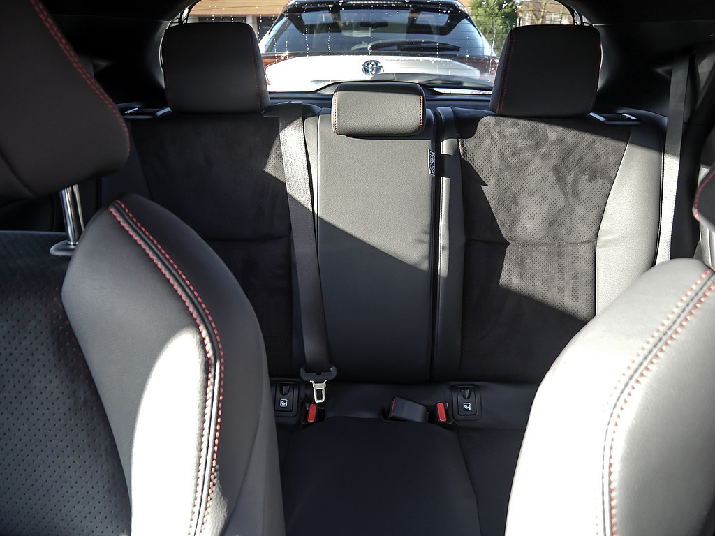 Fahrzeugansicht TOYOTA Yaris Hybrid 1.5 VVT-i GR Sport - Bild 33