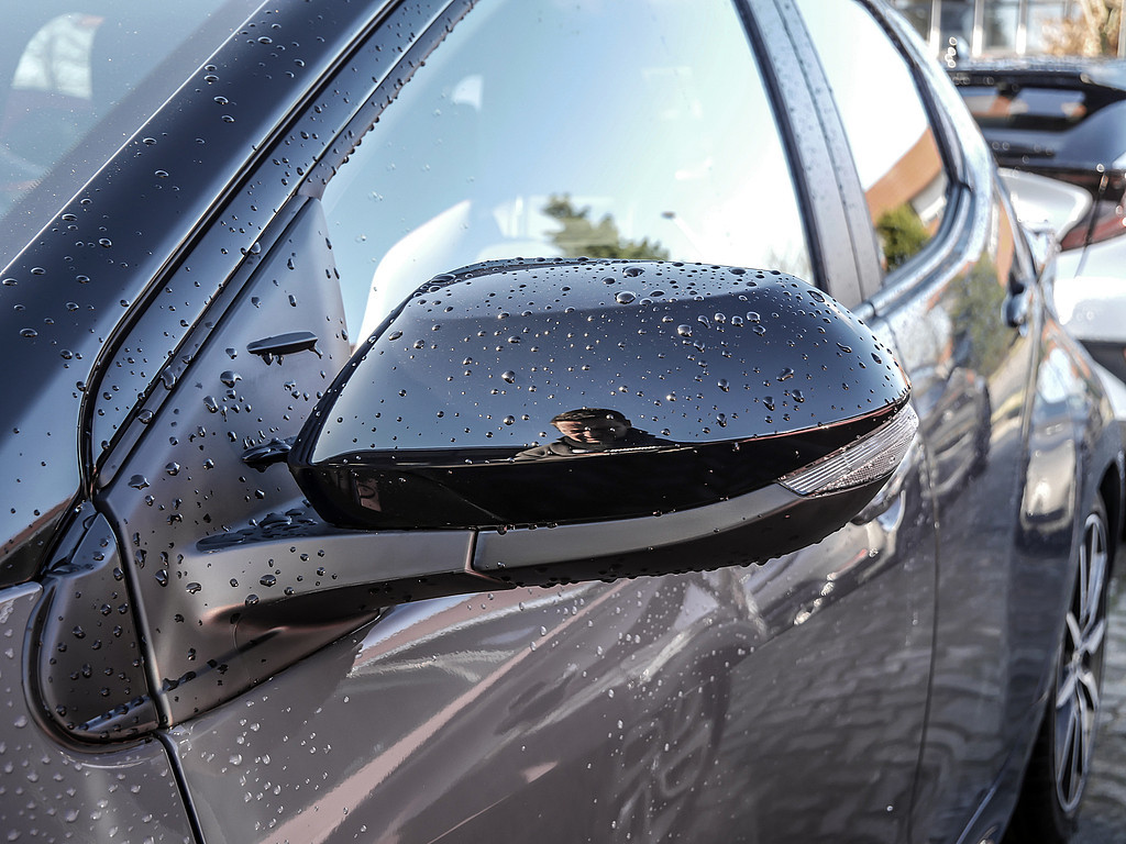 Fahrzeugansicht TOYOTA Yaris Hybrid 1.5 VVT-i GR Sport - Bild 35