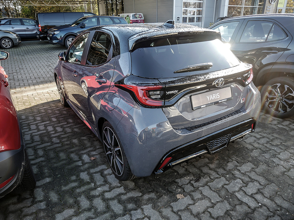 Fahrzeugansicht TOYOTA Yaris Hybrid 1.5 VVT-i GR Sport - Bild 41