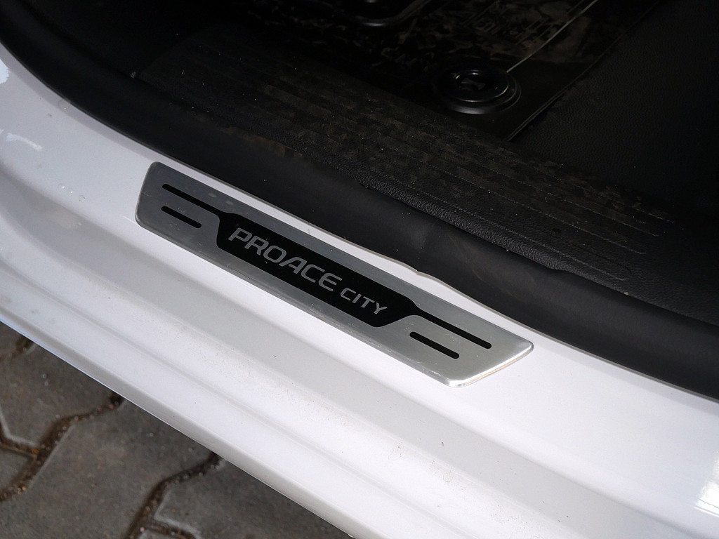 Fahrzeugansicht TOYOTA Proace City 1.5 L2 Meister - Bild 19