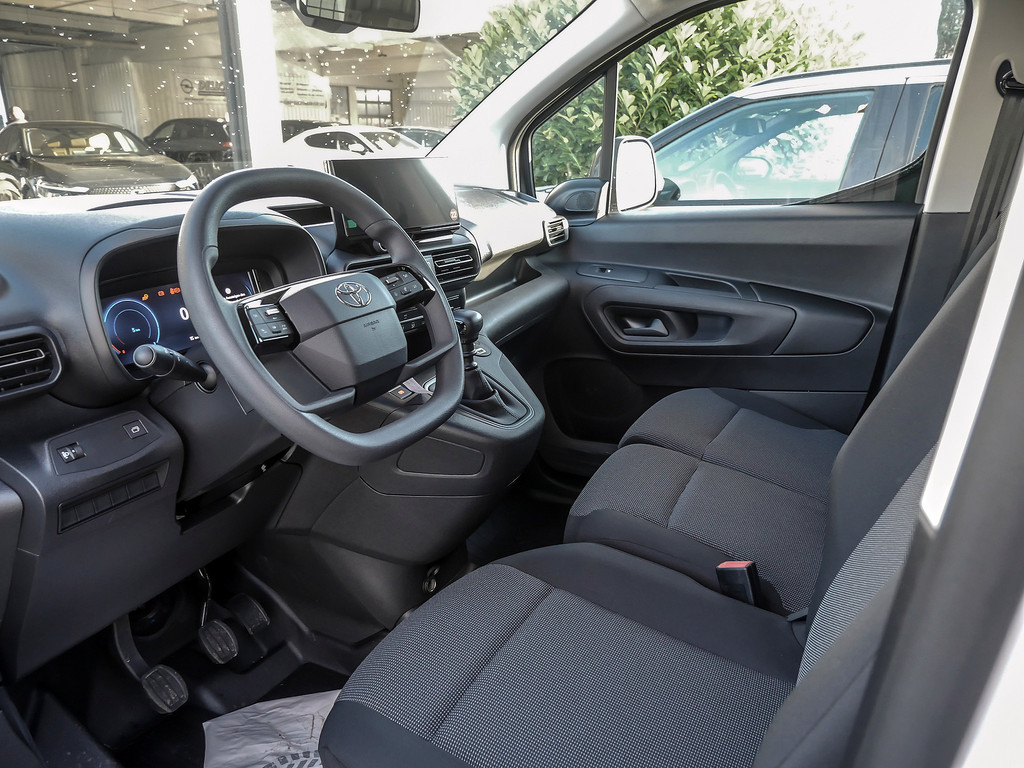 Fahrzeugansicht TOYOTA Proace City 1.2 L1 Meister - Bild 4