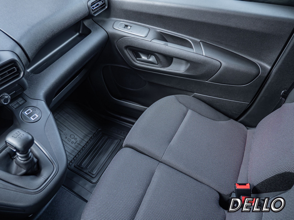 Fahrzeugansicht TOYOTA Proace City 1.2 L1 Meister - Bild 11