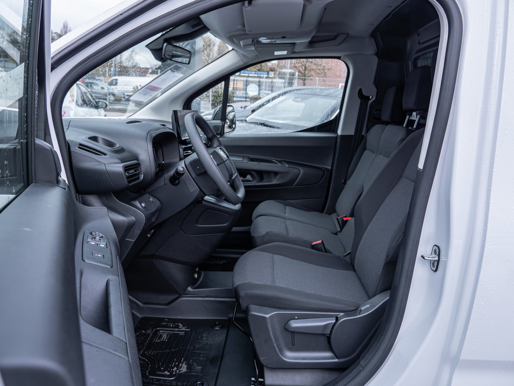 Fahrzeugansicht TOYOTA Proace City 1.2 L1 Meister - Bild 2