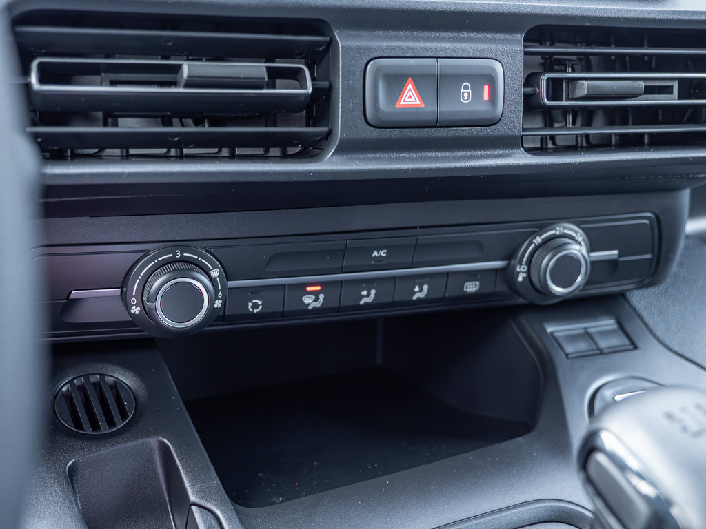 Fahrzeugansicht TOYOTA Proace City 1.2 L1 Meister - Bild 8