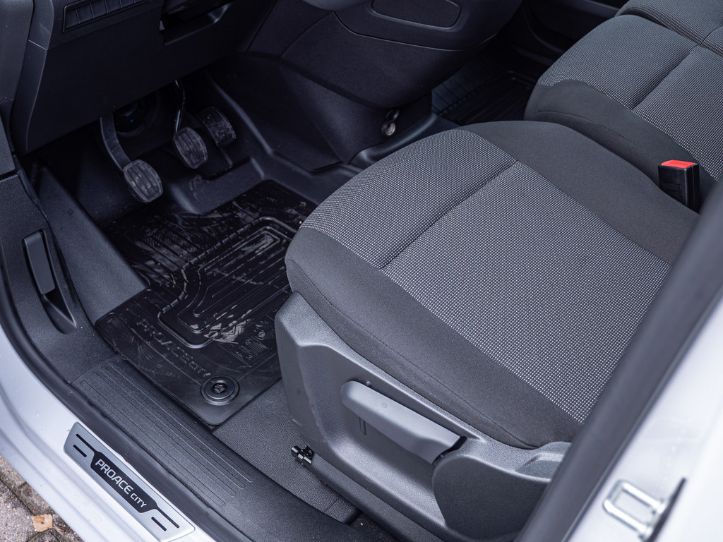 Fahrzeugansicht TOYOTA Proace City 1.2 L1 Meister - Bild 24