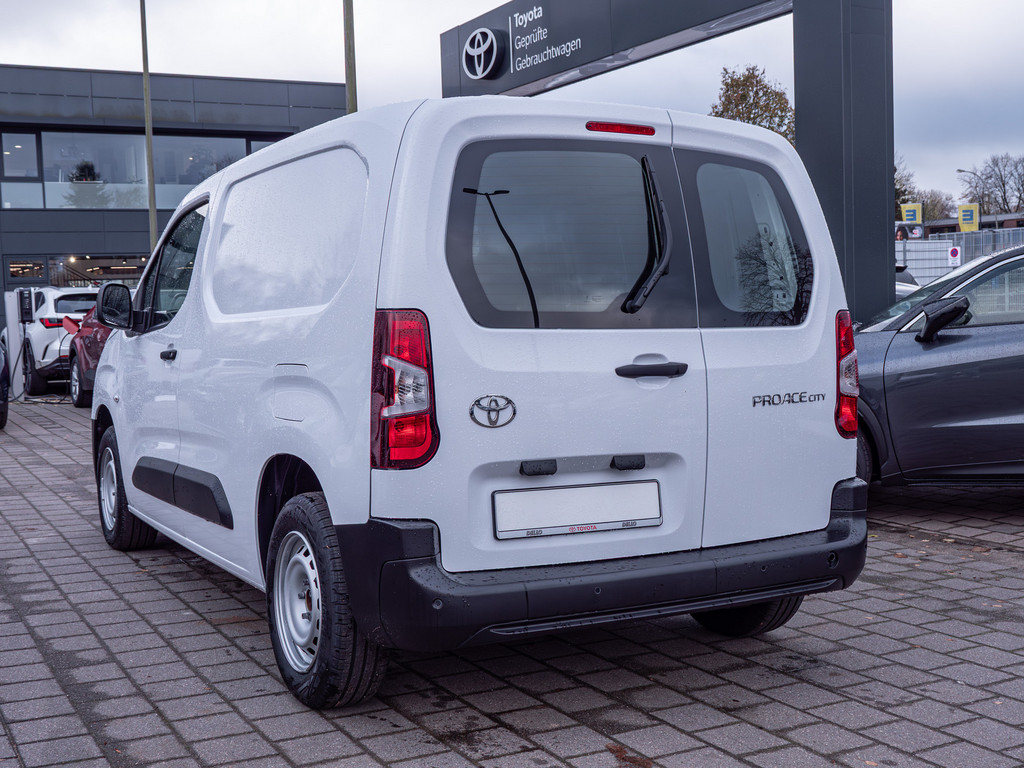 Fahrzeugansicht TOYOTA Proace City 1.2 L1 Meister - Bild 31