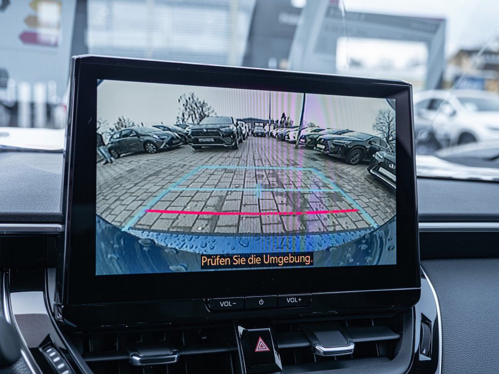 Fahrzeugansicht TOYOTA Corolla 2.0 Hybrid Teamplayer - Bild 11