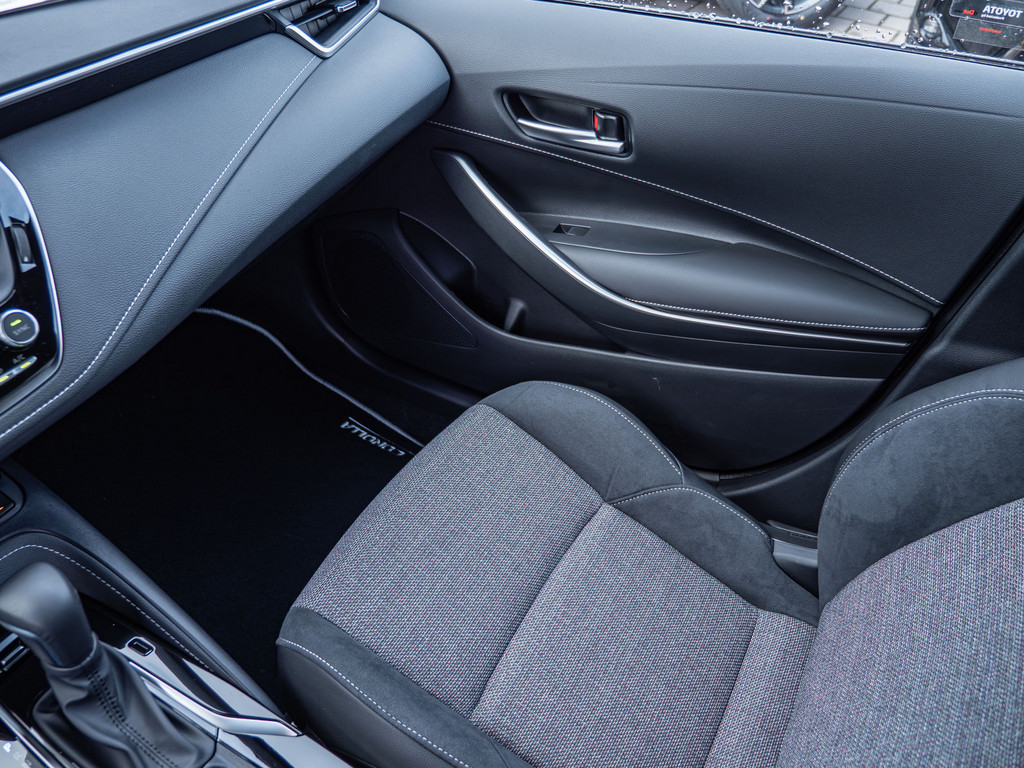 Fahrzeugansicht TOYOTA Corolla 2.0 Hybrid Teamplayer - Bild 19