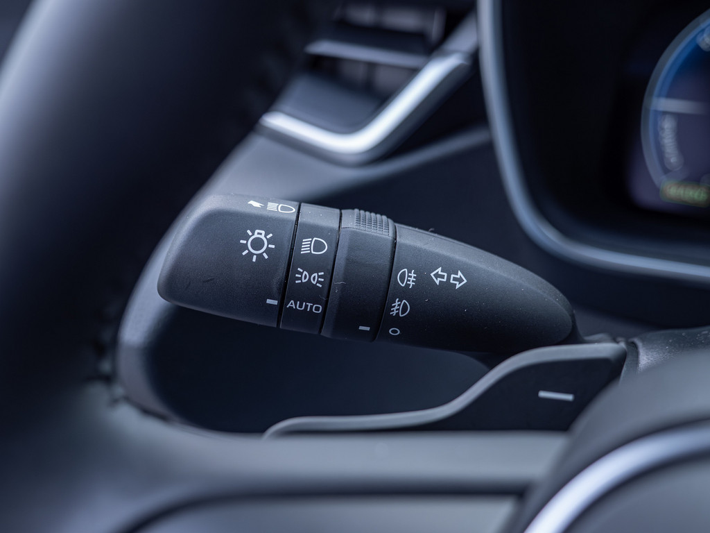 Fahrzeugansicht TOYOTA Corolla 2.0 Hybrid Teamplayer - Bild 22