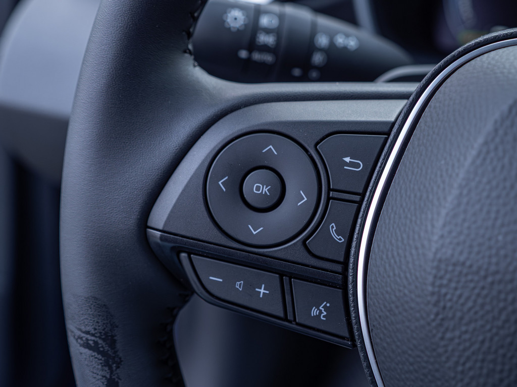 Fahrzeugansicht TOYOTA Corolla 2.0 Hybrid Teamplayer - Bild 26