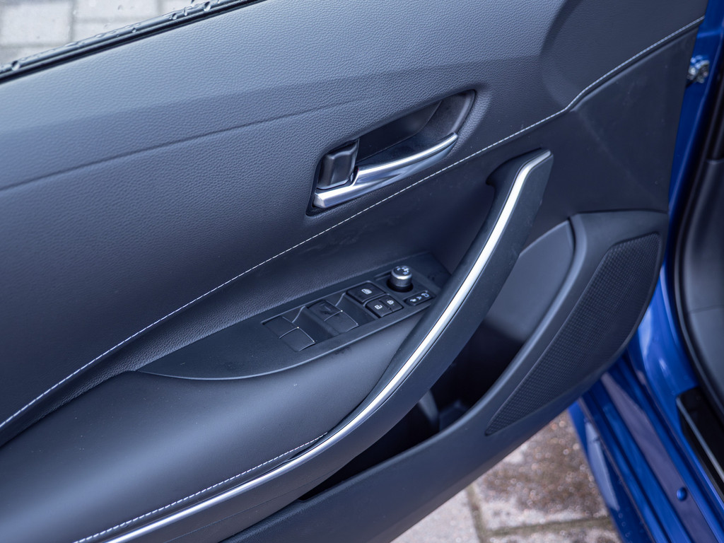 Fahrzeugansicht TOYOTA Corolla 2.0 Hybrid Teamplayer - Bild 32