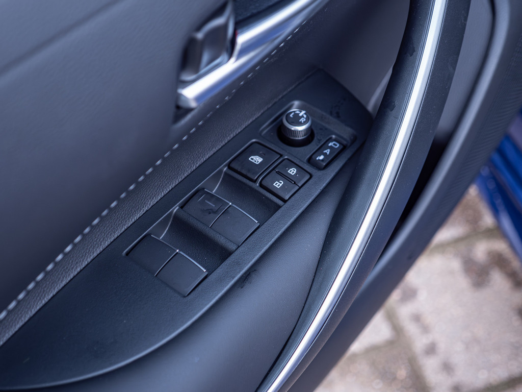 Fahrzeugansicht TOYOTA Corolla 2.0 Hybrid Teamplayer - Bild 33