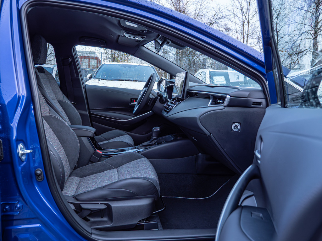 Fahrzeugansicht TOYOTA Corolla 2.0 Hybrid Teamplayer - Bild 39