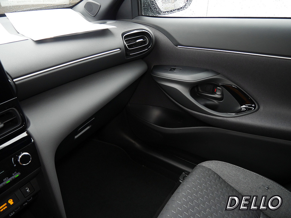 Fahrzeugansicht TOYOTA Yaris Cross 1.5 Hybrid FWD Teamplayer - Bild 17