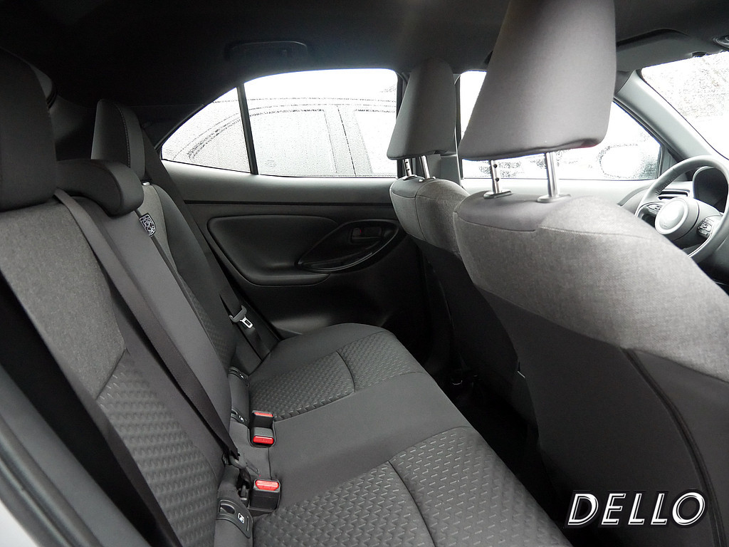 Fahrzeugansicht TOYOTA Yaris Cross 1.5 Hybrid FWD Teamplayer - Bild 29