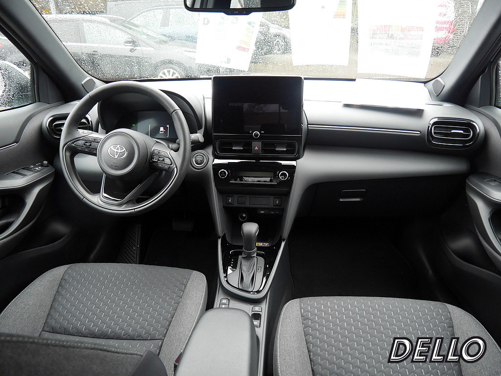 Fahrzeugansicht TOYOTA Yaris Cross 1.5 Hybrid FWD Teamplayer - Bild 30