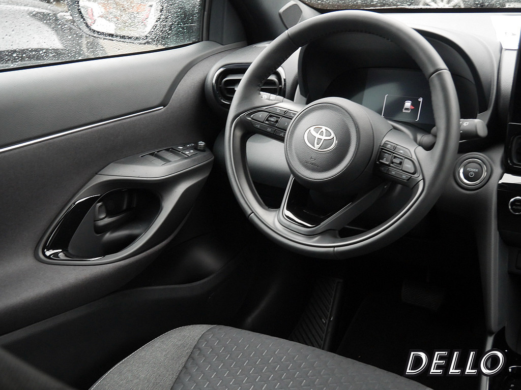 Fahrzeugansicht TOYOTA Yaris Cross 1.5 Hybrid FWD Teamplayer - Bild 31