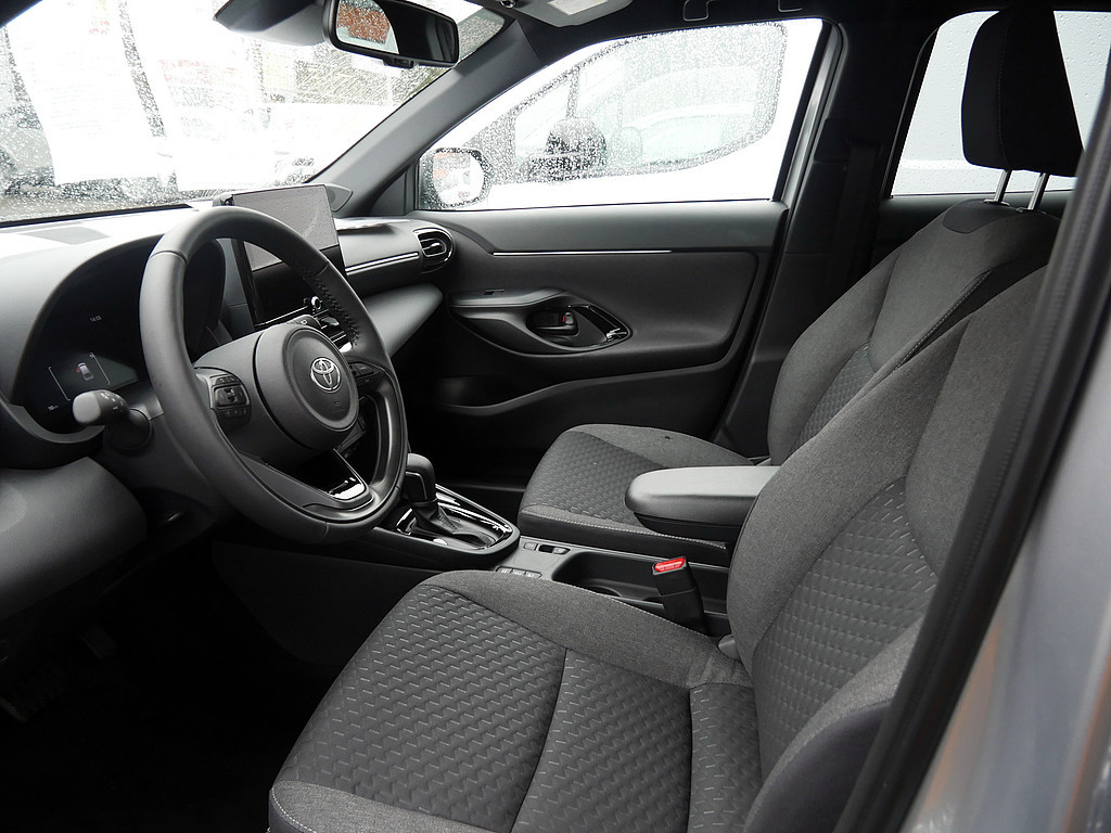 Fahrzeugansicht TOYOTA Yaris Cross Teamplayer - Bild 6