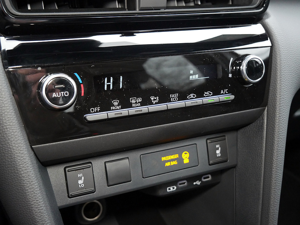 Fahrzeugansicht TOYOTA Yaris Cross Teamplayer - Bild 14