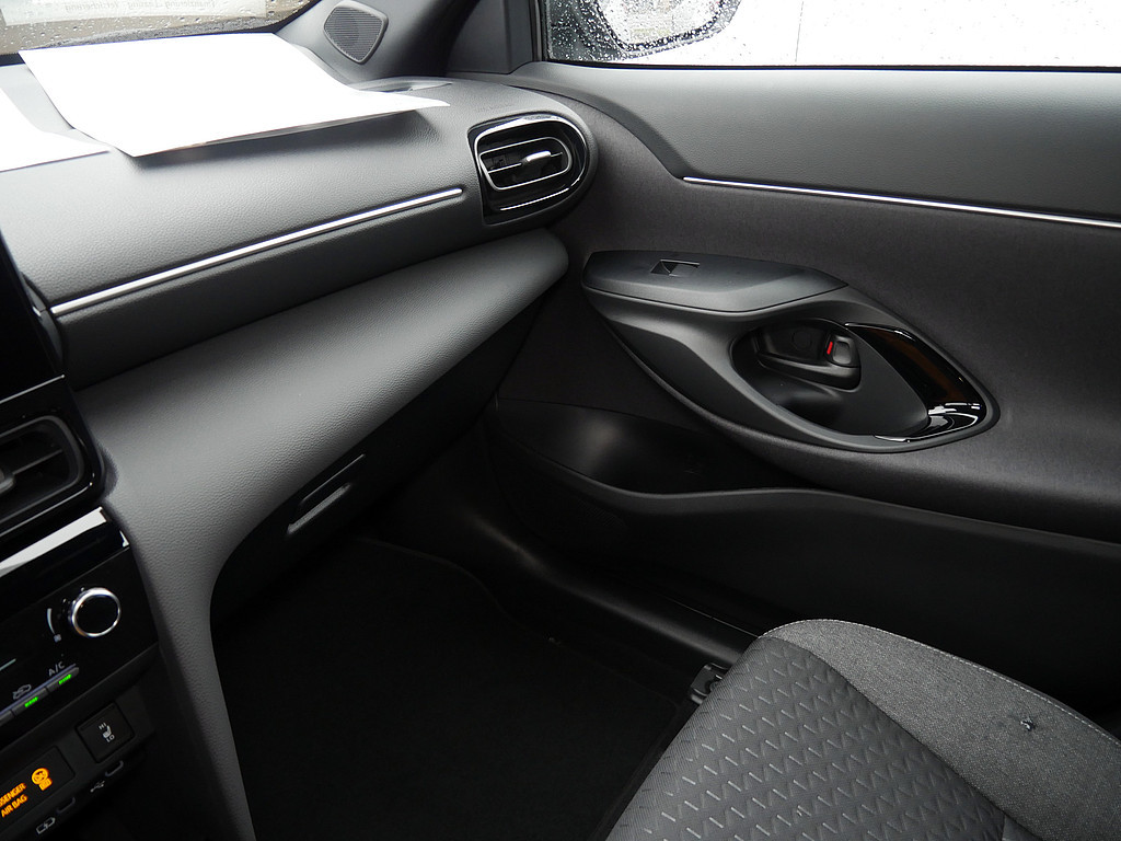 Fahrzeugansicht TOYOTA Yaris Cross Teamplayer - Bild 17