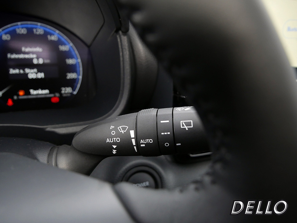 Fahrzeugansicht TOYOTA Yaris Hybrid 1.5 VVT-i Style Plus - Bild 28