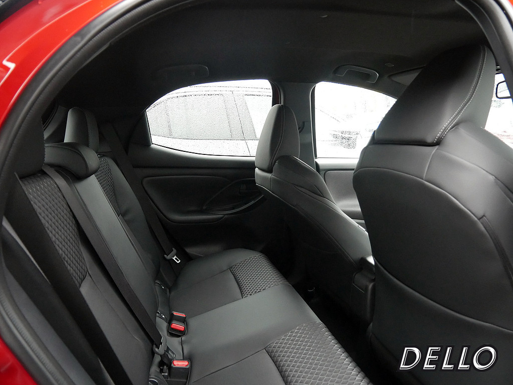 Fahrzeugansicht TOYOTA Yaris Hybrid 1.5 VVT-i Style Plus - Bild 35