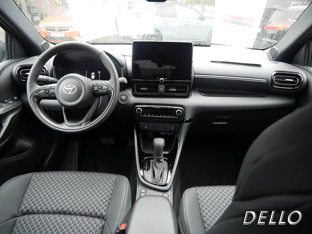 Fahrzeugansicht TOYOTA Yaris Hybrid 1.5 VVT-i Style Plus - Bild 2