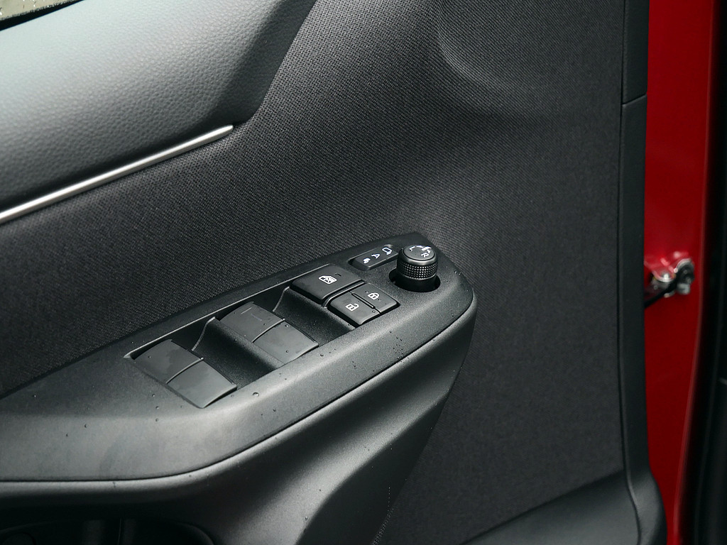 Fahrzeugansicht TOYOTA Yaris Hybrid 1.5 VVT-i Style Plus - Bild 10