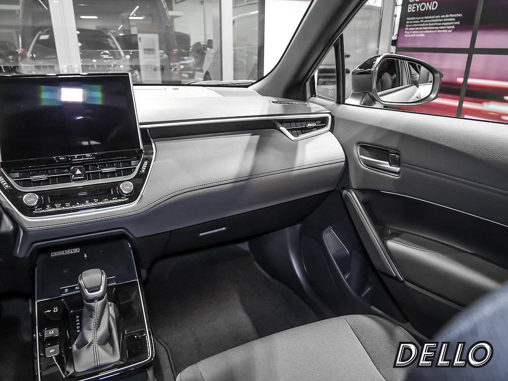 Fahrzeugansicht TOYOTA Corolla Cross 2.0 Hybrid FWD Team Deutschland - Bild 3