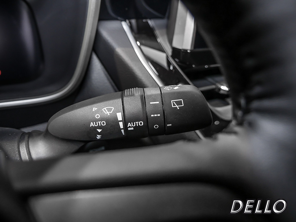 Fahrzeugansicht TOYOTA Corolla Cross 2.0 Hybrid FWD Team Deutschland - Bild 29