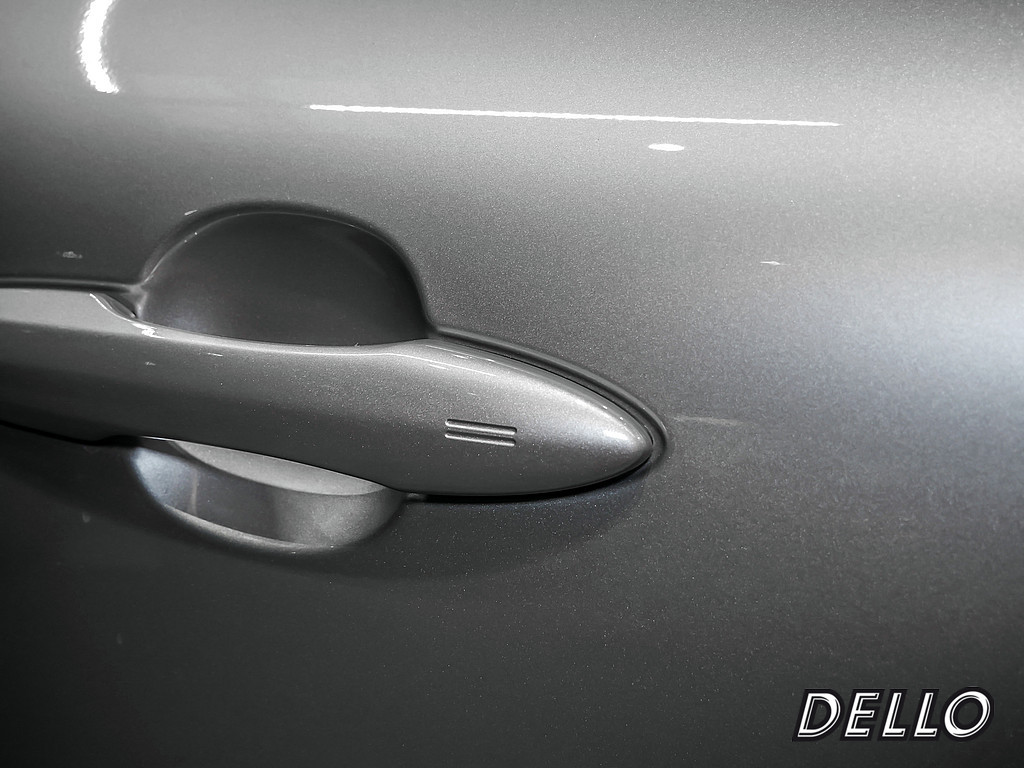 Fahrzeugansicht TOYOTA Corolla Cross 2.0 Hybrid FWD Team Deutschland - Bild 5