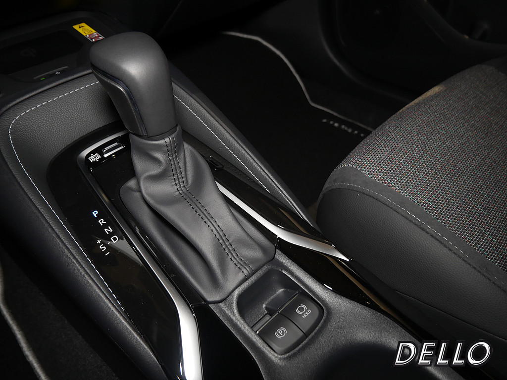 Fahrzeugansicht TOYOTA Corolla 2.0 Hybrid Teamplayer - Bild 13