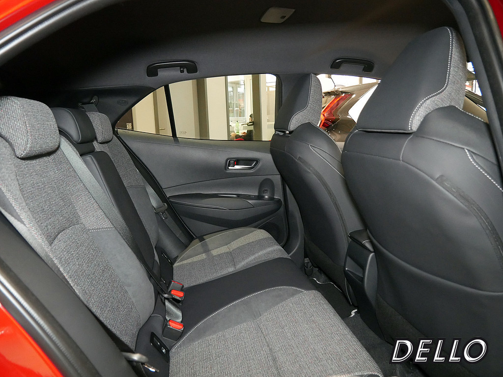 Fahrzeugansicht TOYOTA Corolla 2.0 Hybrid Teamplayer - Bild 29