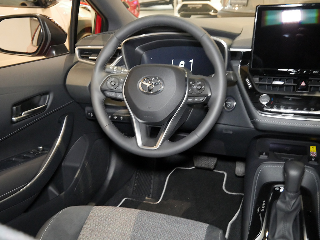 Fahrzeugansicht TOYOTA Corolla 2.0 Hybrid Teamplayer - Bild 2