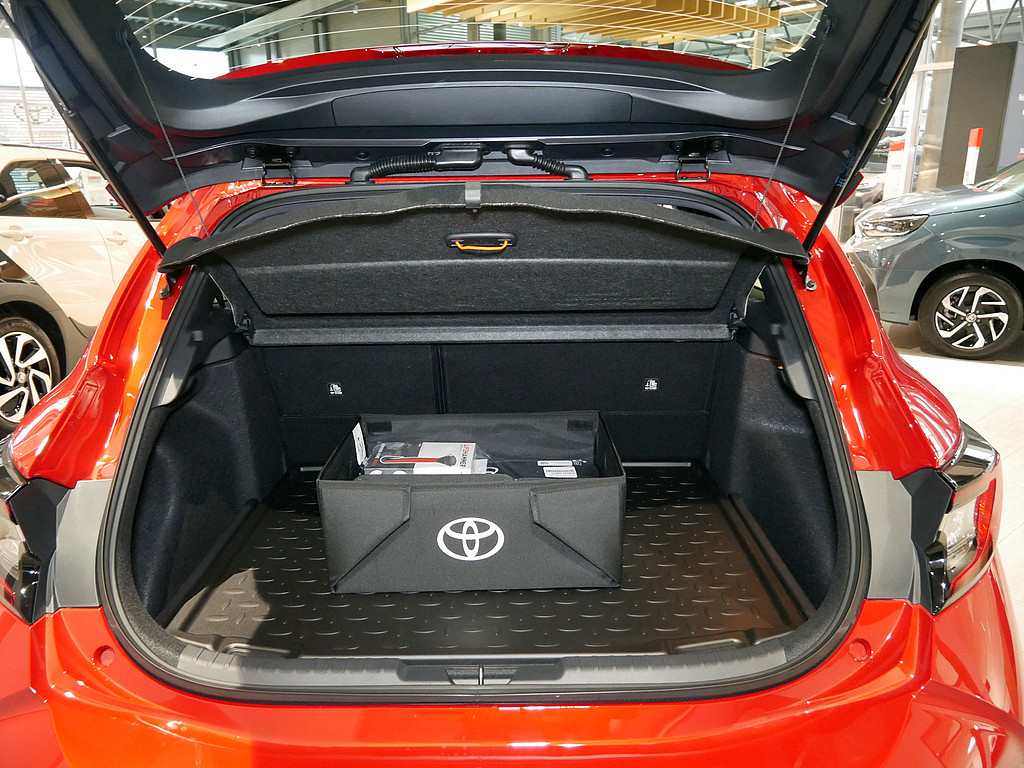 Fahrzeugansicht TOYOTA Corolla 2.0 Hybrid Teamplayer - Bild 6