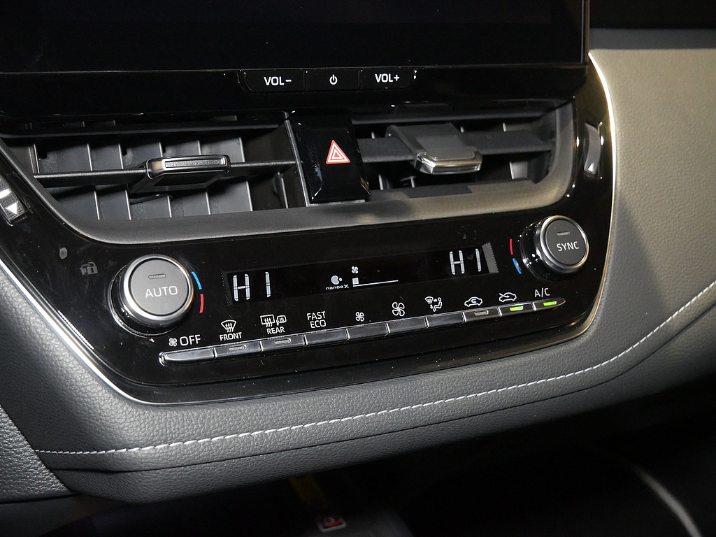 Fahrzeugansicht TOYOTA Corolla 2.0 Hybrid Teamplayer - Bild 10