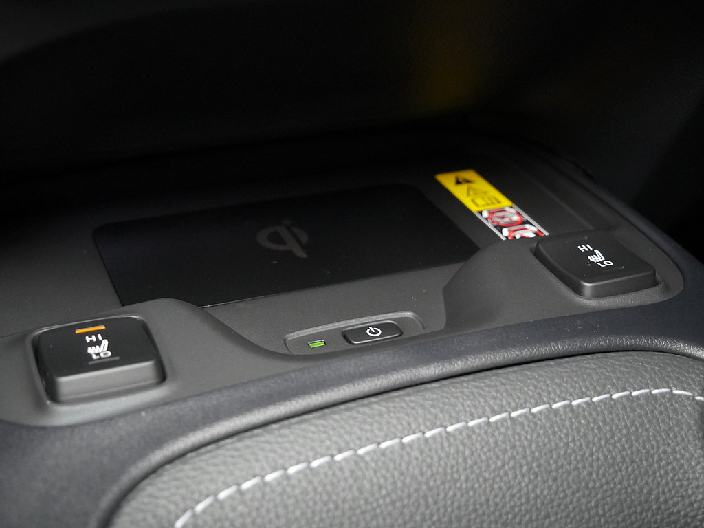 Fahrzeugansicht TOYOTA Corolla 2.0 Hybrid Teamplayer - Bild 11